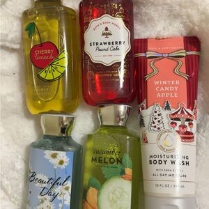 Bath & Body Works Strawberry Pound Cake Shower Gel bundle